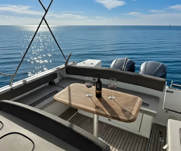 Charter de ocio en Salou: ruta en barco por las calas del Cabo de Salou y La Pineda