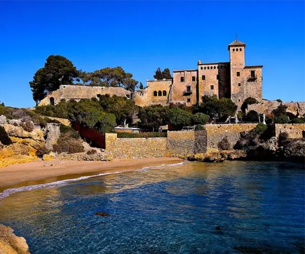 Castillo de Tamarit y Cala Mora